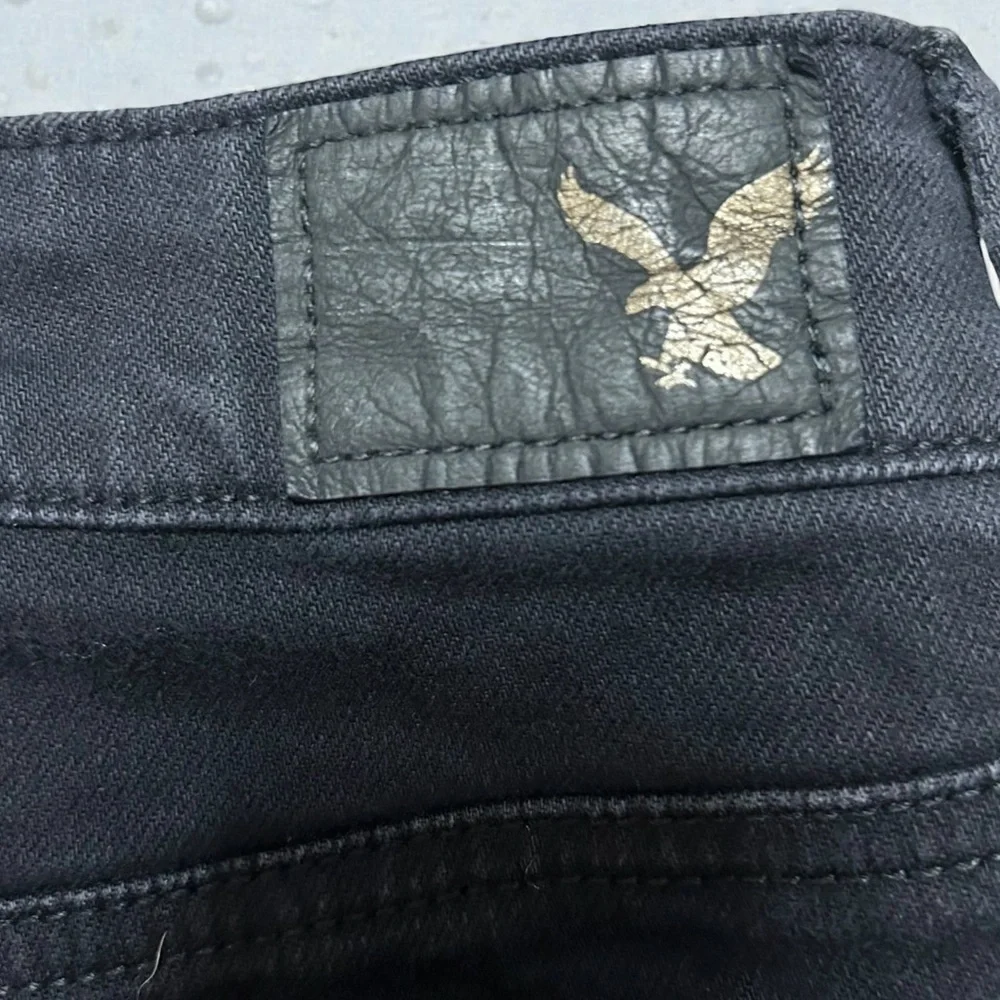 American Eagle Vintage Hi-Rise Festival Shorts | 10 | Black Distressed